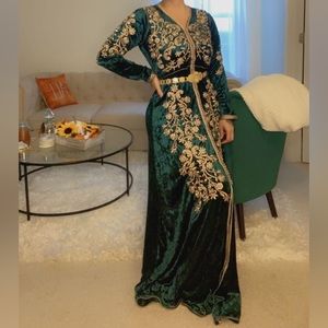 Velvet green Moroccan kaftan caftan qaftan kuftan dress